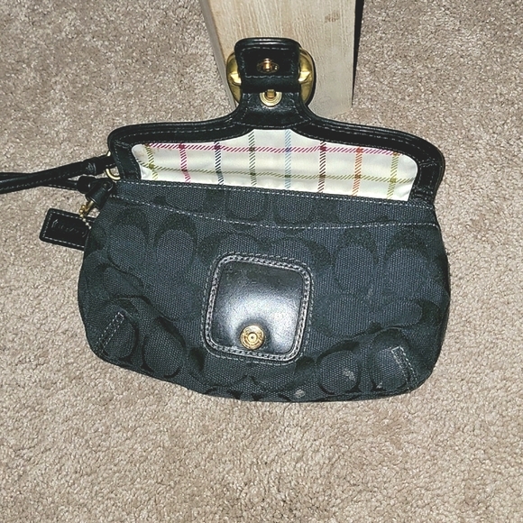 Coach Wrislet - Picture 2 of 7